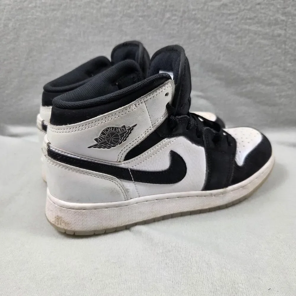 Jordan Men's Black and White Trainers